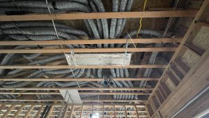 Downflow ductboard manifold and duct